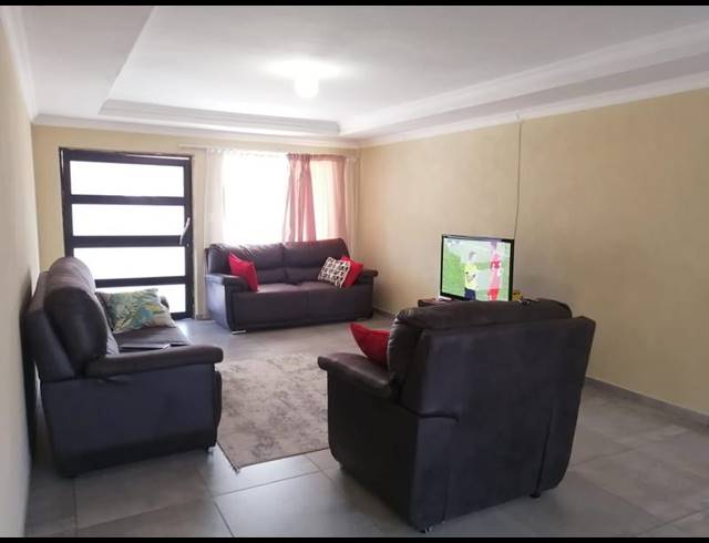 3 BEDROOM HOUSE FOR SALE IN THE ORCHARDS